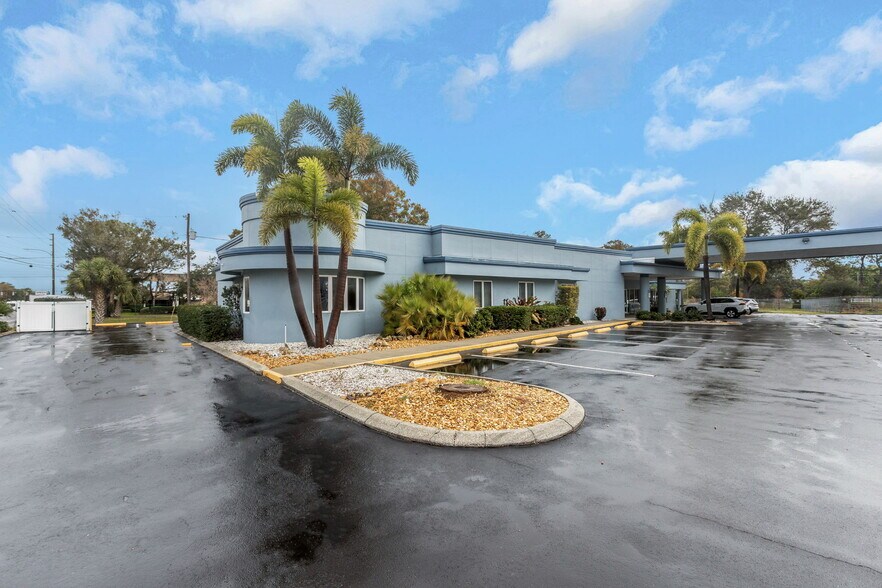 7641 66th St N, Pinellas Park, FL à vendre - Photo de l’immeuble – Image 2 sur 71