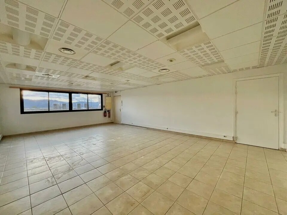 Bureau dans Mouans-Sartoux à vendre Photo intérieure– Image 1 sur 9