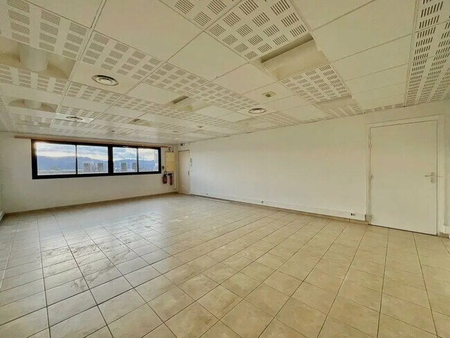 Plus de détails pour Bureau à vendre