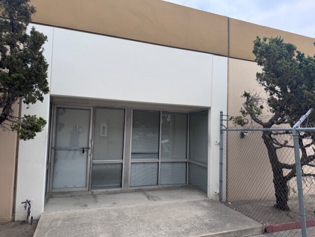 8601-8611 Roland St, Buena Park, CA à louer Photo de l’immeuble– Image 1 sur 9