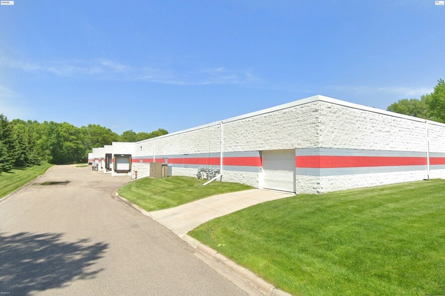 2357 Ventura Dr, Woodbury, MN à louer - Photo de l’immeuble – Image 2 sur 3