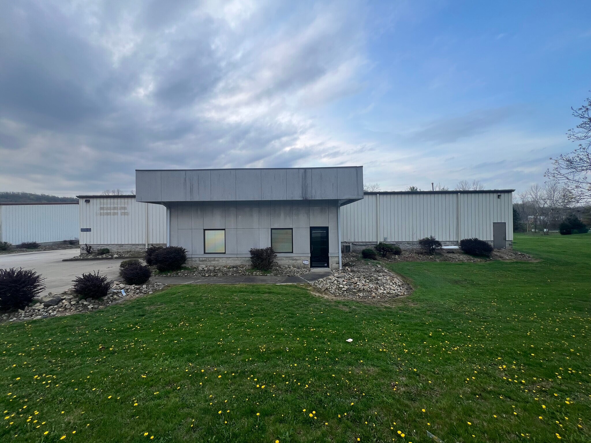 313 Country Club Rd, Meadow Lands, PA à louer Photo principale– Image 1 sur 62