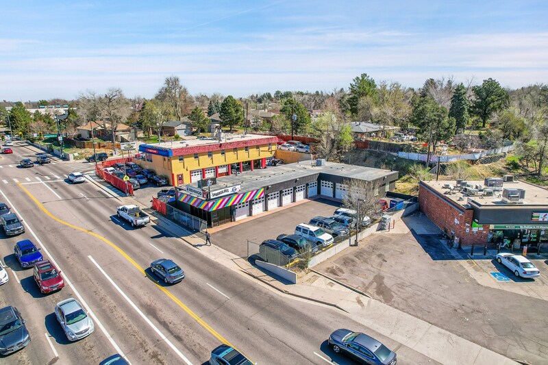 704 S Monaco Pky, Denver, CO à vendre - Photo de l’immeuble – Image 3 sur 6