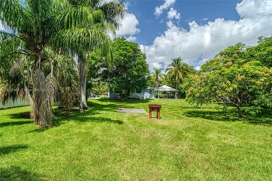216 SW 6th St, Hallandale Beach, FL à vendre - Photo de l’immeuble – Image 2 sur 6