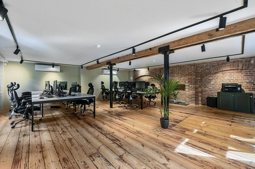 81A Endell St, Londres à louer - Photo de l’immeuble – Image 2 sur 37