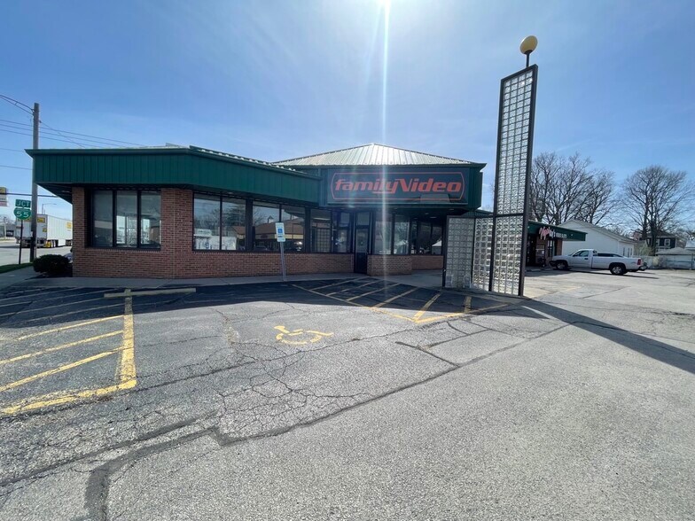 429 Keokuk St, Lincoln, IL à louer - Photo de l’immeuble – Image 2 sur 8