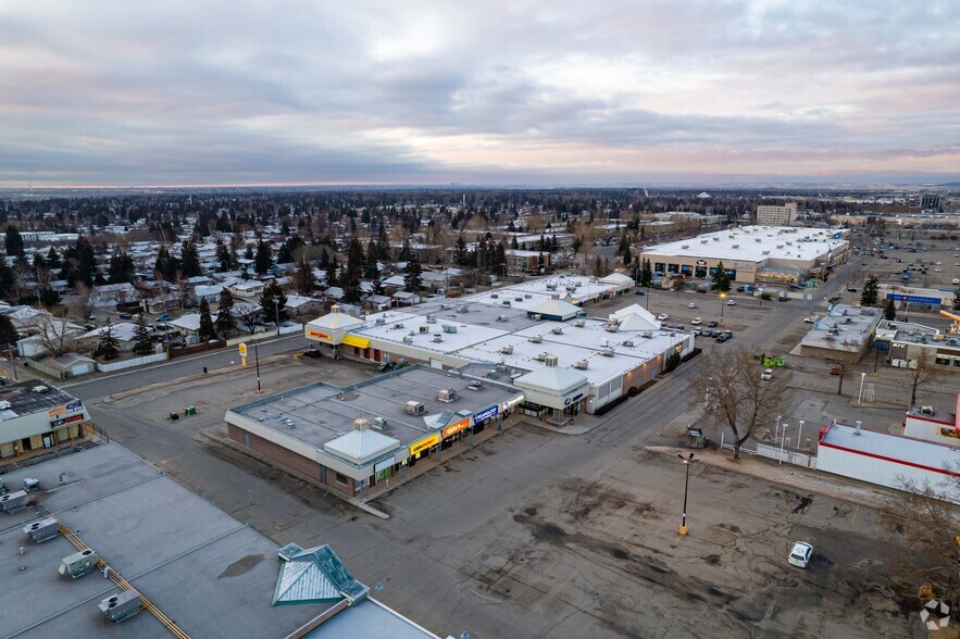 9330 Macleod Trl, Calgary, AB à louer - Aérien – Image 2 sur 7