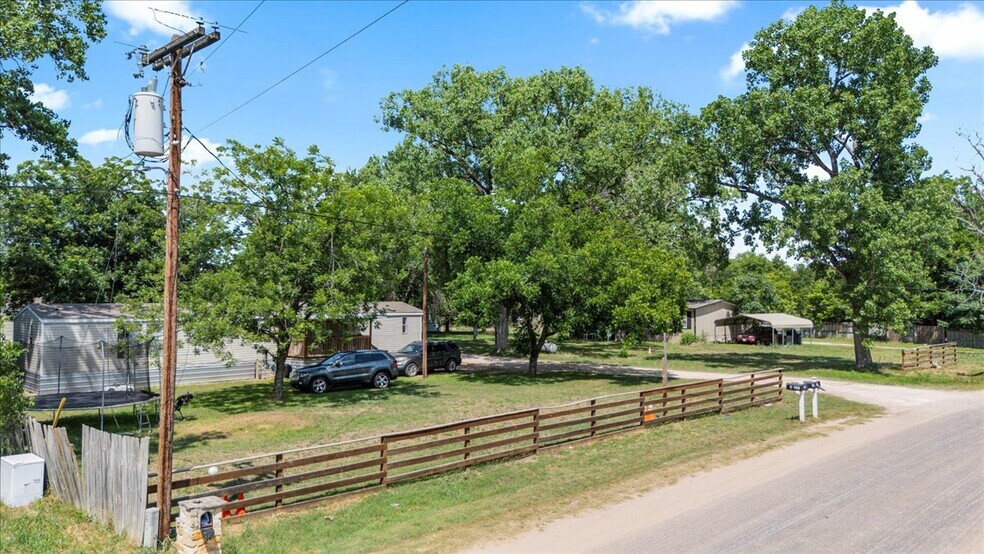 2005-2007 Whirlaway Dr, Del Valle, TX à vendre - Photo de l’immeuble – Image 2 sur 8