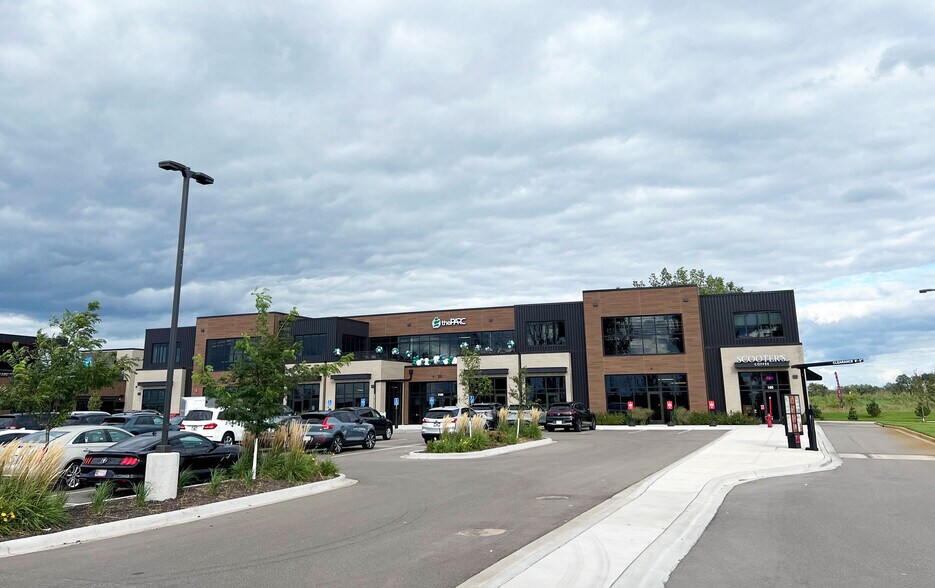 2180 105th N ave, Blaine, MN à vendre - Photo de l’immeuble – Image 1 sur 3