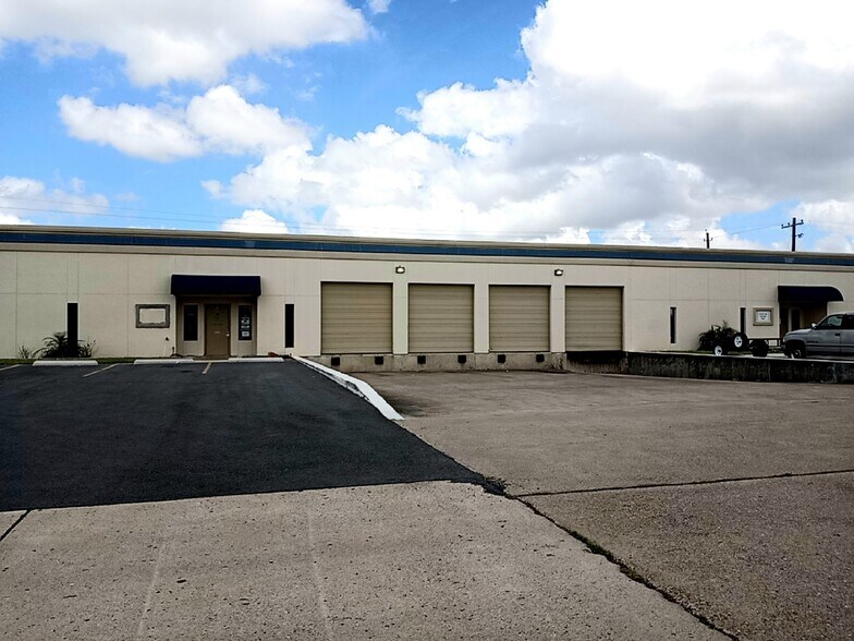 1920 N Loop 499, Harlingen, TX à louer - Photo de l’immeuble – Image 3 sur 8