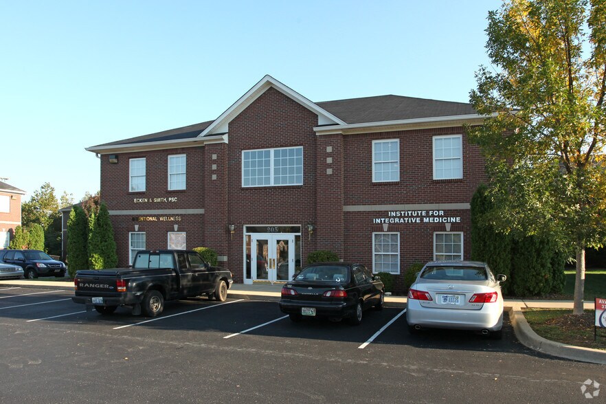 205 Townepark Cir, Louisville, KY à vendre - Photo de l’immeuble – Image 2 sur 2