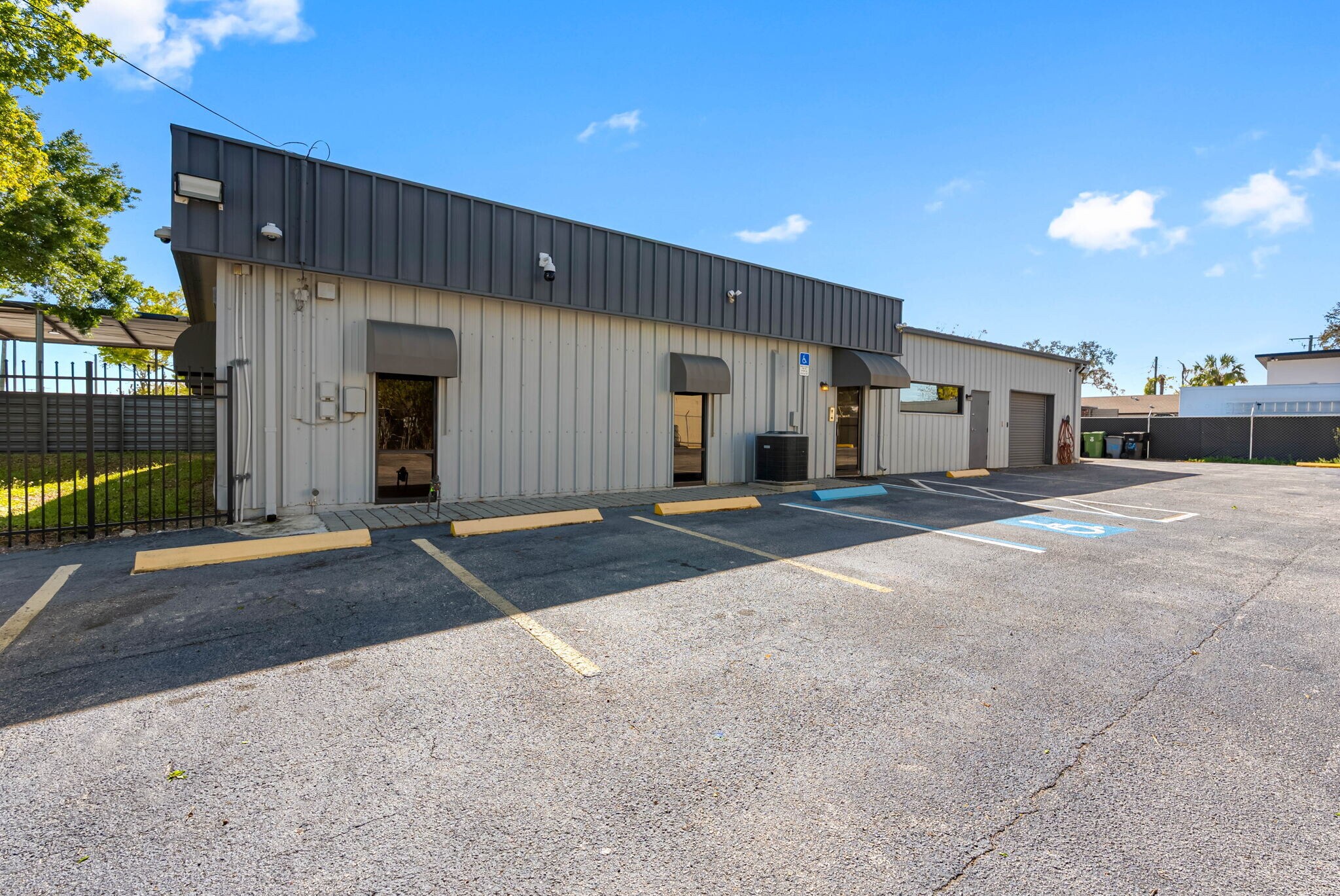 4412 W Osborne Ave, Tampa, FL à louer Photo principale– Image 1 sur 30
