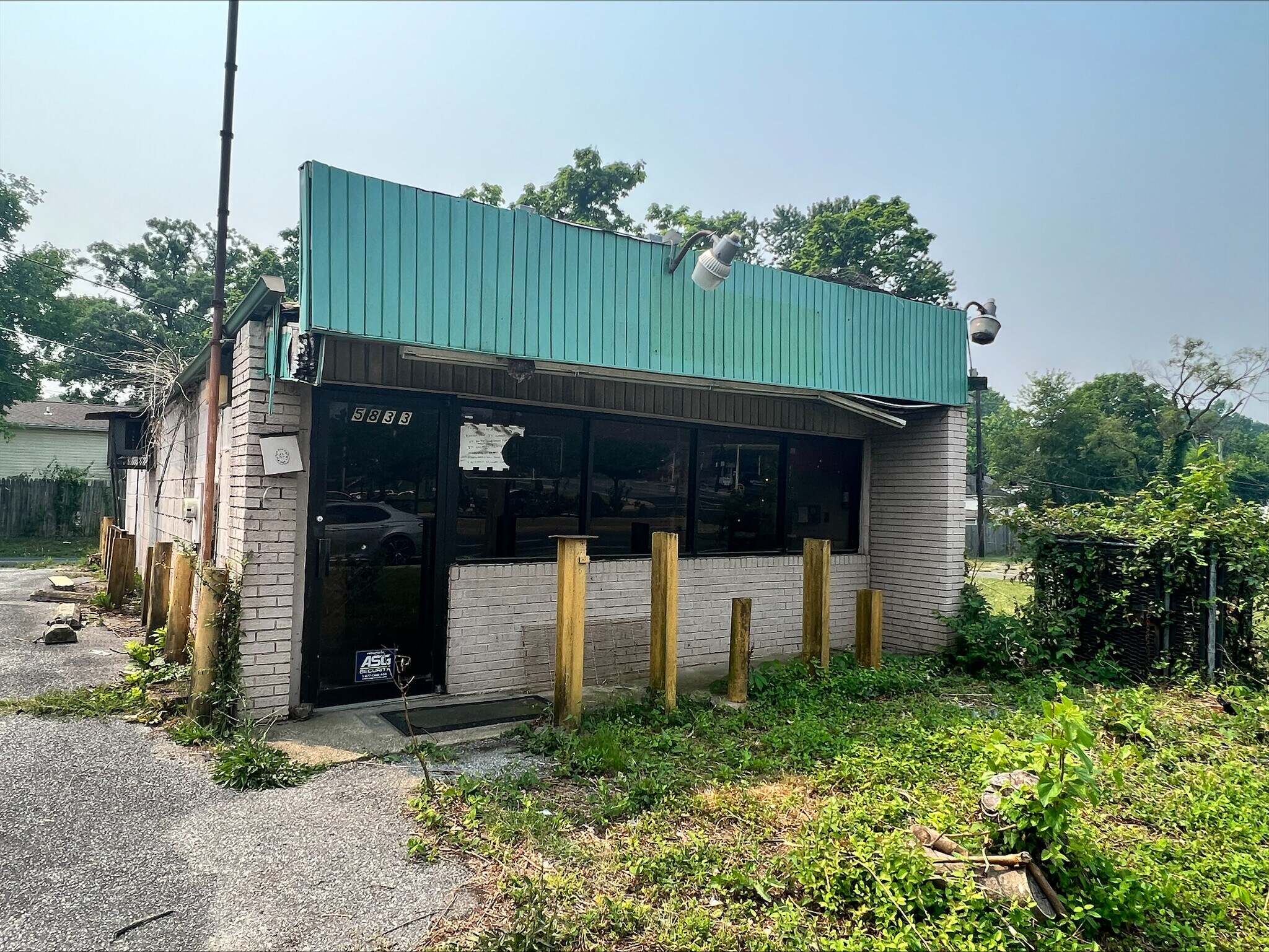 5825-5837 Martin Luther King Jr Hwy portefeuille de 5 biens à vendre sur LoopNet.fr Photo principale– Image 1 sur 12