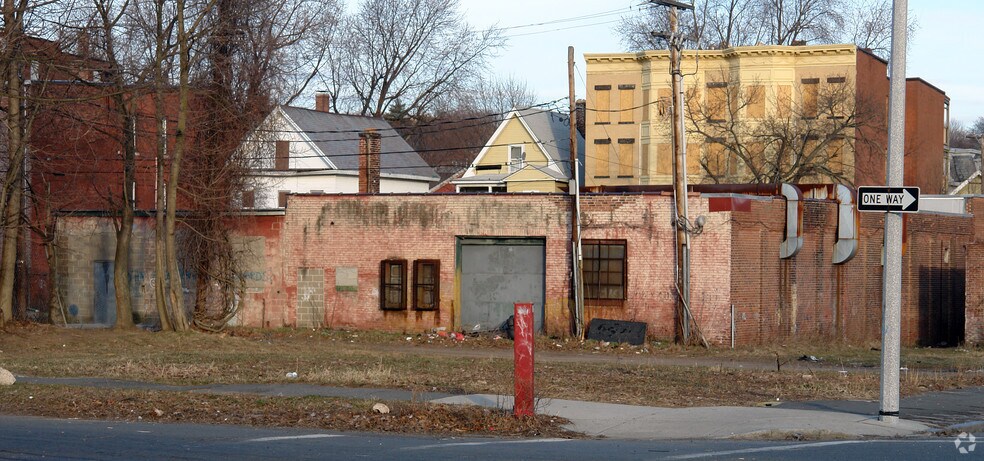 120 Pine St, Holyoke, MA à vendre - Photo de l’immeuble – Image 2 sur 2