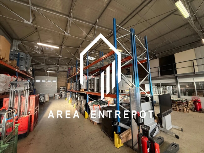 Plus de détails pour Local d'activités à louer