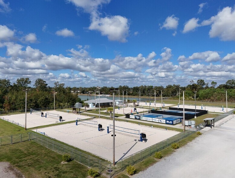 1311 E McNeese St, Lake Charles, LA à vendre - Photo de l’immeuble – Image 3 sur 8