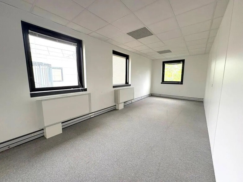 Bureau dans Le Pecq à vendre - Photo de l’immeuble – Image 3 sur 9