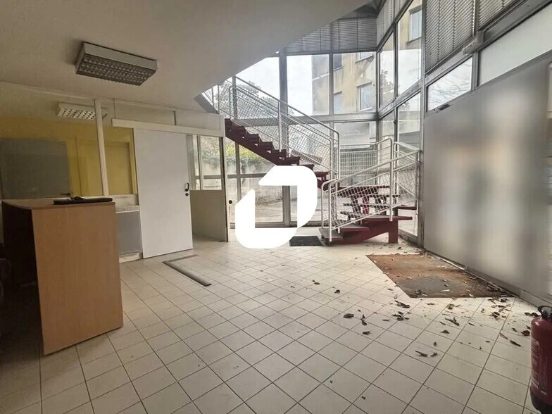 Bureau dans Bordeaux à louer - Photo de l’immeuble – Image 3 sur 12