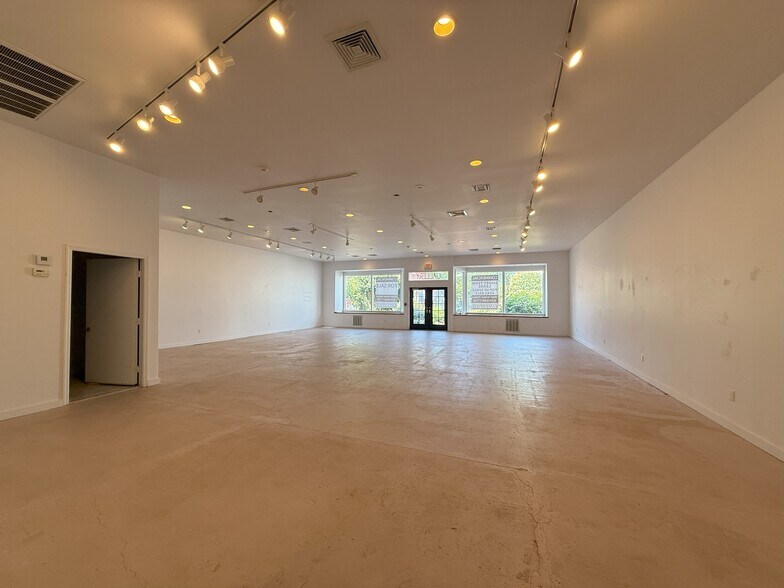 200 Main St, Greenport, NY à vendre - Photo de l’immeuble – Image 3 sur 15