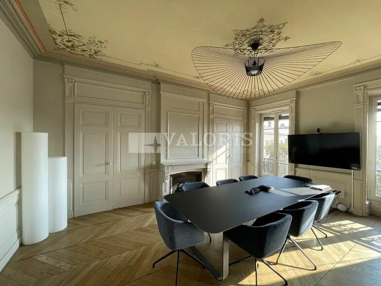 Bureau dans Lyon à louer - Photo de l’immeuble – Image 2 sur 8