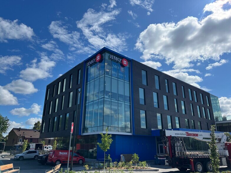 2340 Boul Lapinière, Brossard, QC à louer - Photo de l’immeuble – Image 2 sur 5