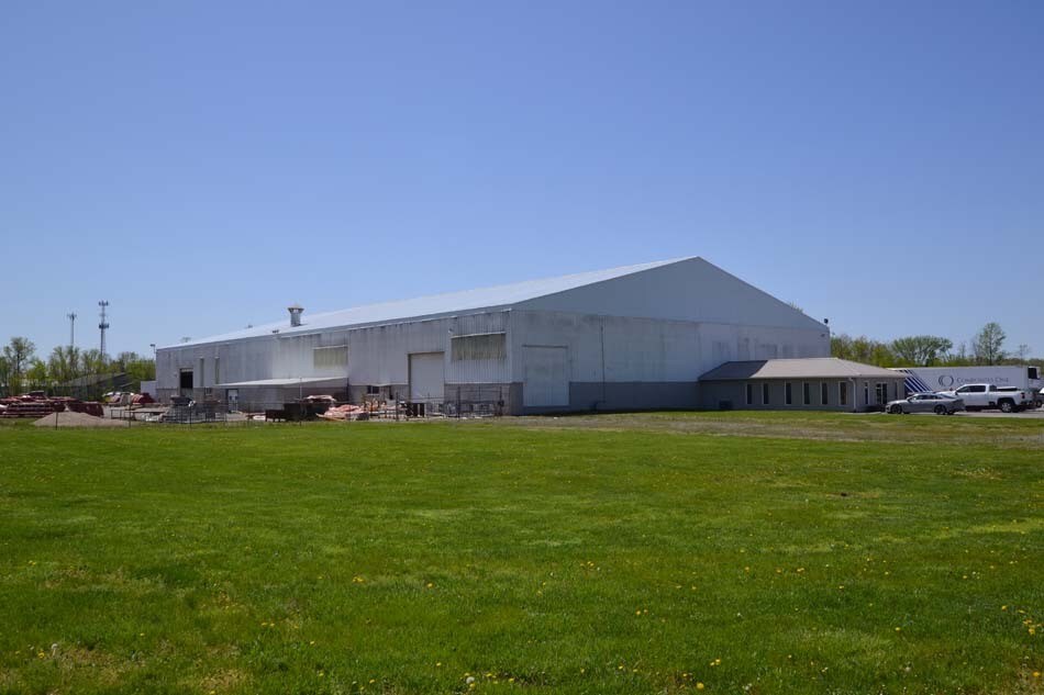 450 E Illinois Ave, Benton, IL à vendre Photo principale– Image 1 sur 3