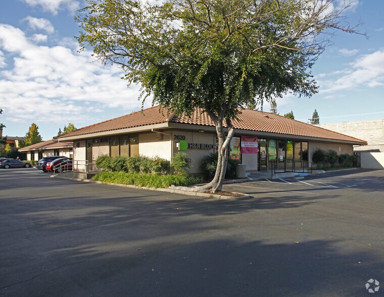 2620 Hurley Way, Sacramento, CA à louer - Photo de l’immeuble – Image 2 sur 12