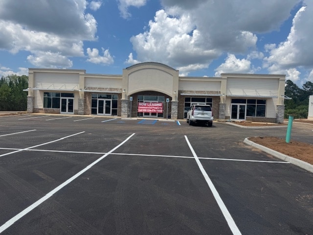 108 Apple Avenue Ave, Dothan, AL à louer - Photo de l’immeuble – Image 1 sur 12