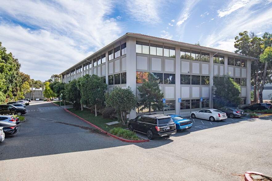 1001 Sneath Ln, San Bruno, CA à louer - Photo de l’immeuble – Image 2 sur 16