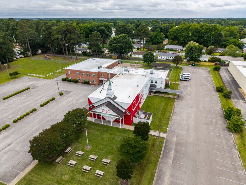 245 S Rosemont Rd, Virginia Beach, VA à vendre - Photo de l’immeuble – Image 2 sur 9