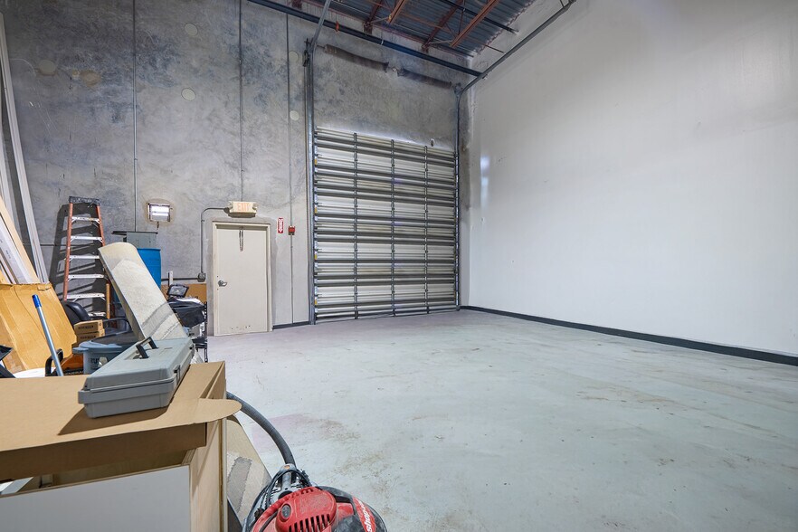 575 NW Mercantile Pl, Port Saint Lucie, FL à vendre - Photo intérieure – Image 3 sur 13