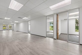 7525 Irvine Center Dr, Irvine, CA à louer Photo intérieure– Image 2 sur 9