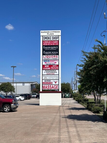 5203 Barker Cypress Rd, Houston, TX à louer - Photo de l’immeuble – Image 3 sur 4