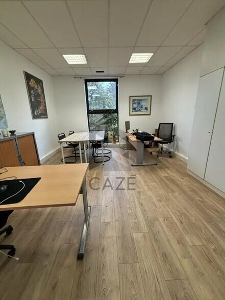 Bureau dans Bordeaux à louer - Photo de l’immeuble – Image 1 sur 7