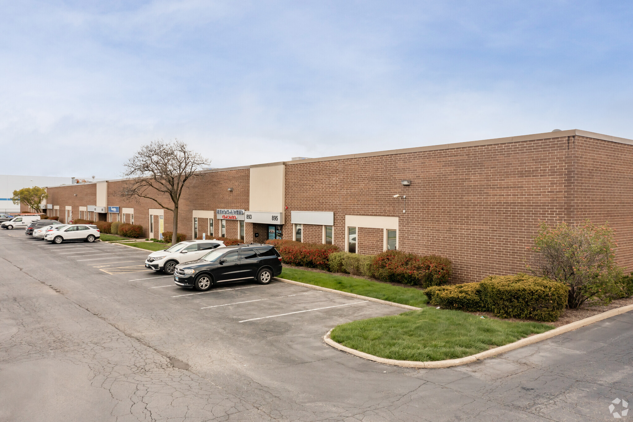 873-895 Cambridge Dr, Elk Grove Village, IL à louer Photo principale– Image 1 sur 7