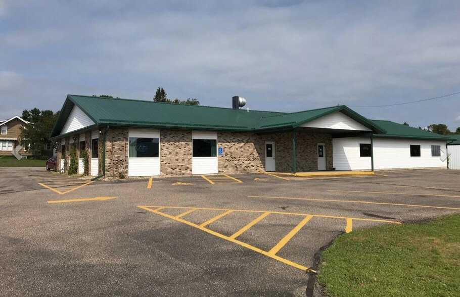 201 E Nokomis St, Osakis, MN à vendre - Photo principale – Image 1 sur 17