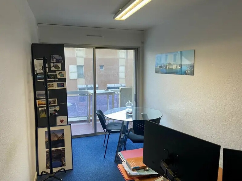 Bureau dans Marseille à vendre - Photo de l’immeuble – Image 3 sur 9