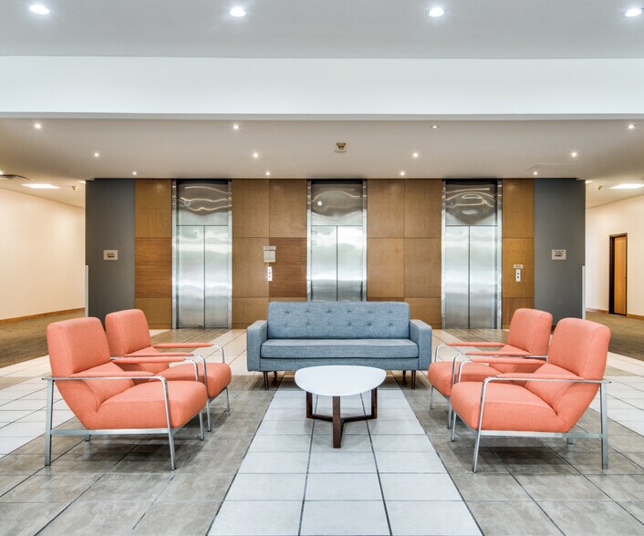13601 Preston Rd, Dallas, TX à louer - Hall d’entrée – Image 3 sur 5