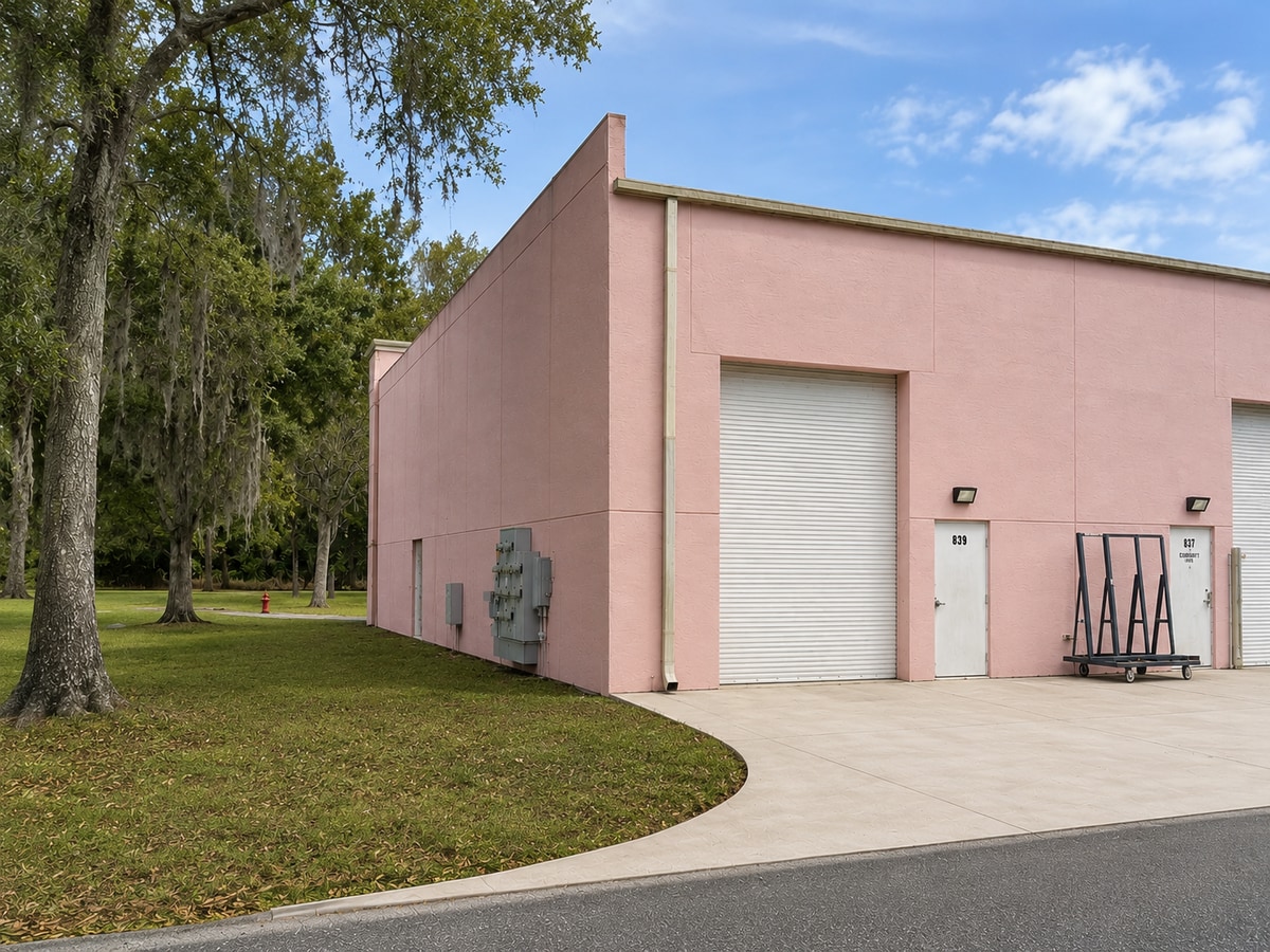 801-893 Kings Hwy, Fort Pierce, FL 34945 - Lot 839 - - Photo intérieure - Image 2 of 10