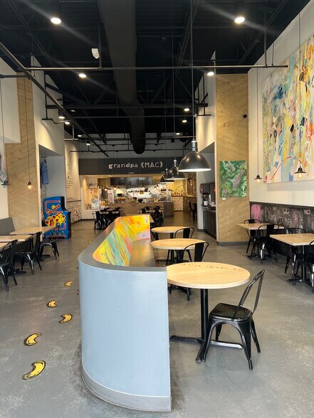 18756 Coastal Hwy, Rehoboth Beach, DE à vendre - Photo intérieure – Image 3 sur 24