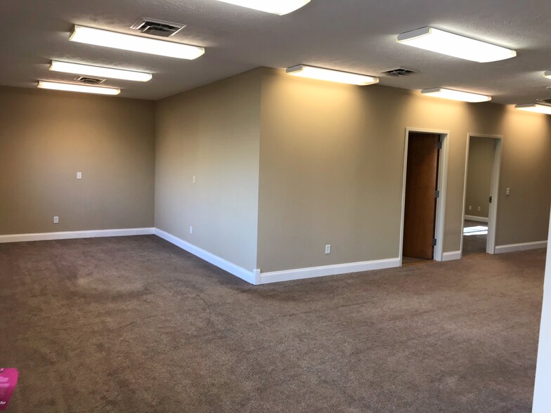 1012 Ekstam Dr, Bloomington, IL à louer - Photo intérieure – Image 3 sur 8