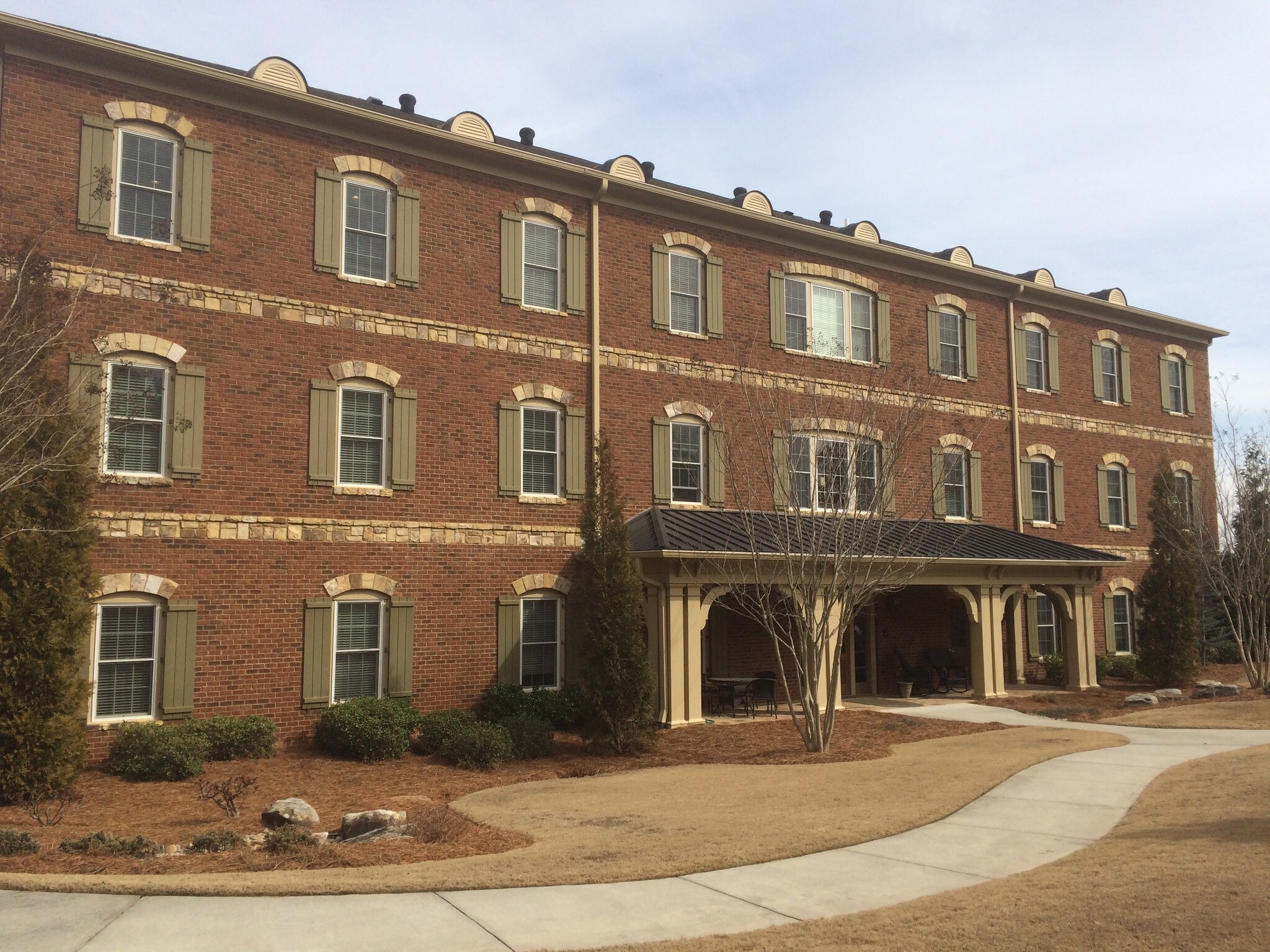 3662 Cedarcrest Rd, Acworth, GA à louer Photo principale– Image 1 sur 10