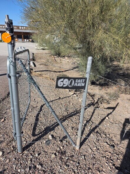 690 E Main St, Quartzsite, AZ à vendre - Photo de l’immeuble – Image 2 sur 14