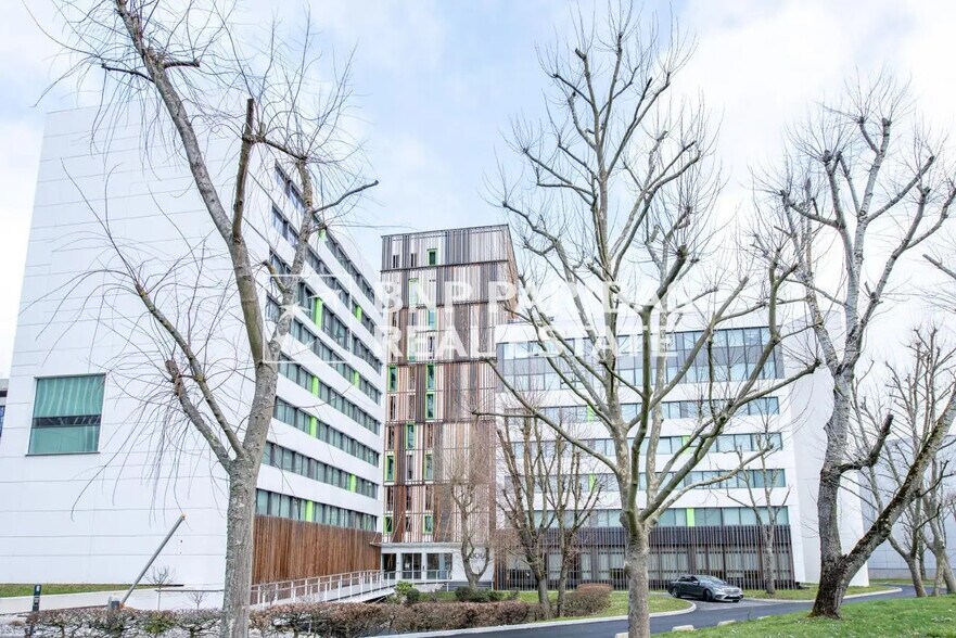 3 Avenue Du Centre, Guyancourt à louer - Photo de l’immeuble – Image 1 sur 15