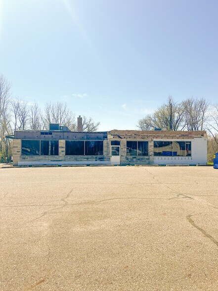 1200 E Columbia Ave, Battle Creek, MI à louer - Photo de l’immeuble – Image 1 sur 1