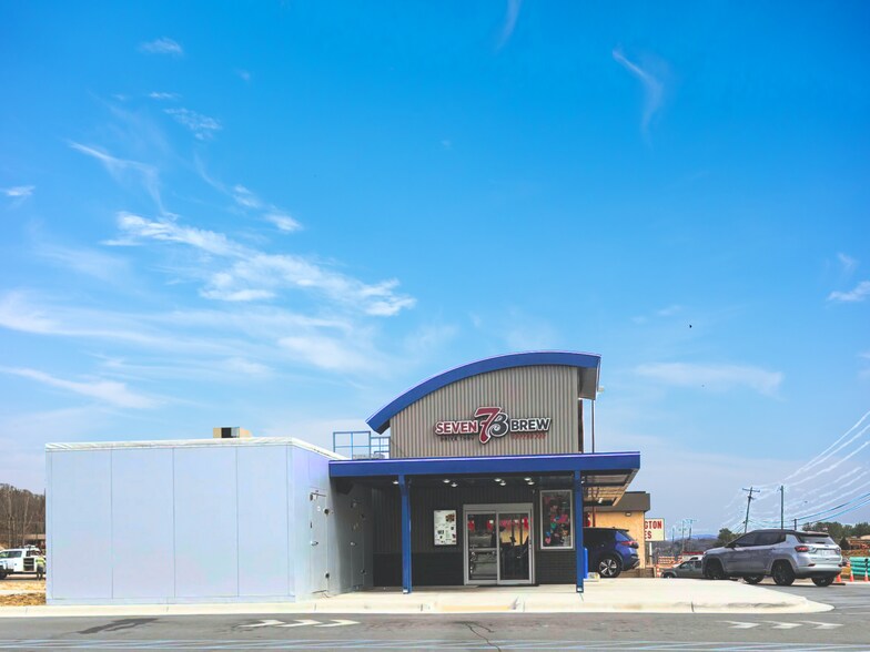 1832 Winkler Mill Rd, Wilkesboro, NC à vendre - Photo de l’immeuble – Image 2 sur 2