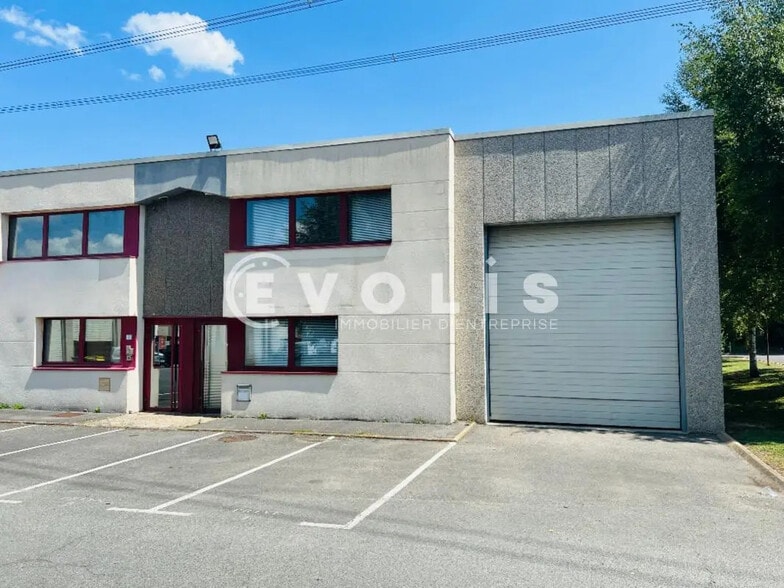 16-18 Route De Pontault, Roissy-en-Brie à louer - Photo de l’immeuble – Image 1 sur 2