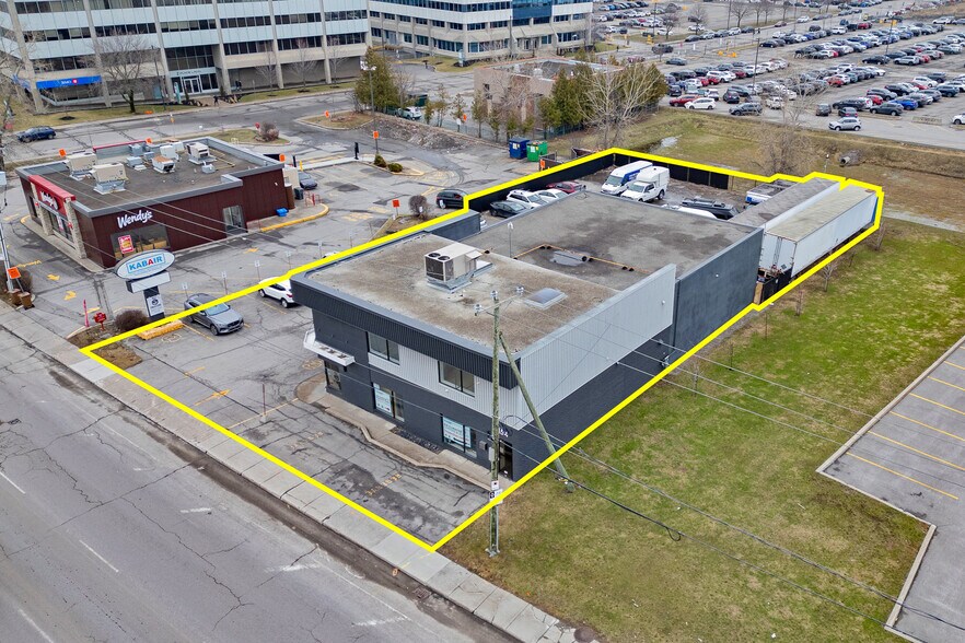 150 Boul Saint-Martin O, Laval, QC à louer - Photo de l’immeuble – Image 2 sur 27