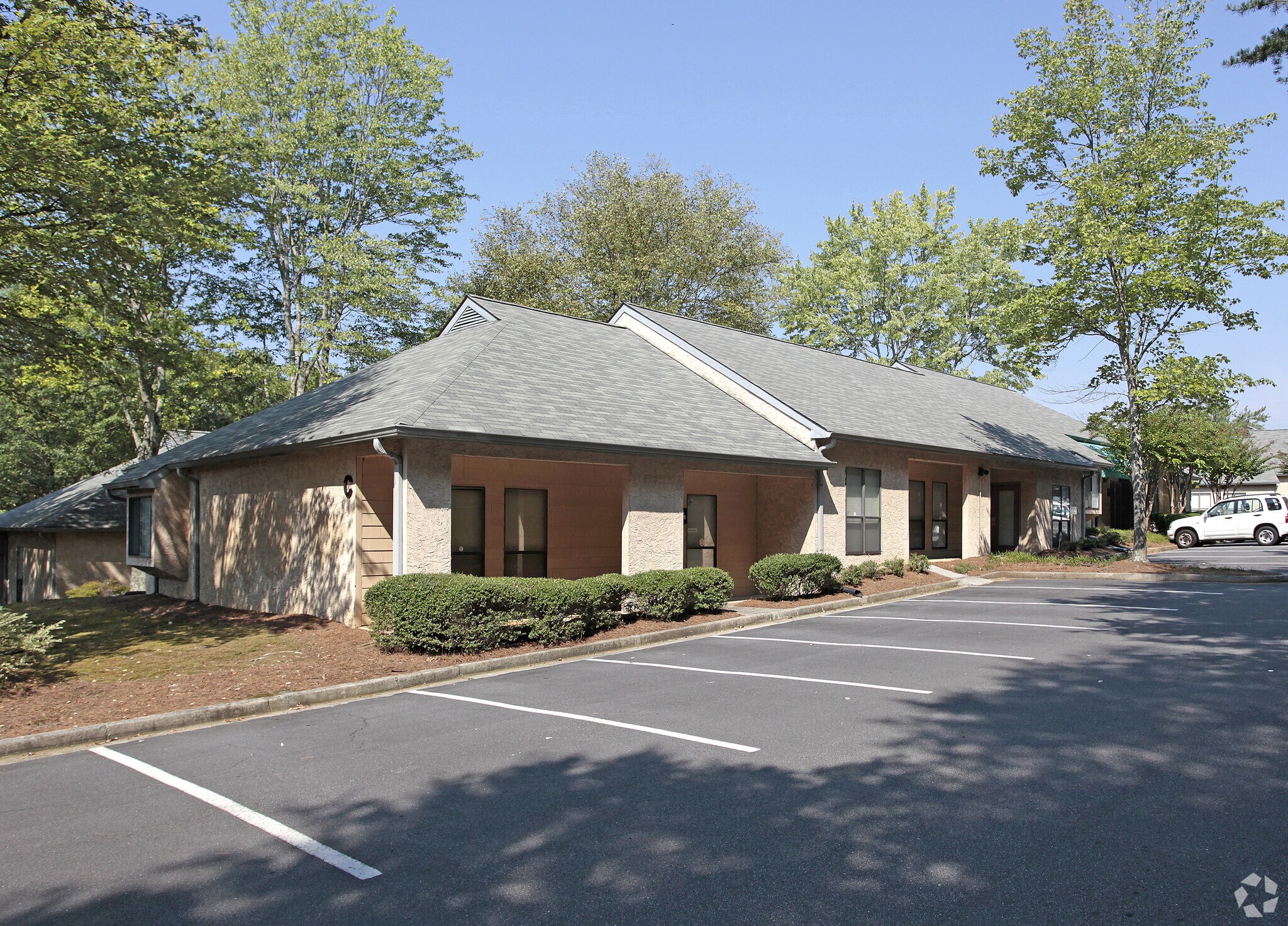 875 Old Roswell Rd, Suite C-200, Roswell, GA à louer Photo principale– Image 1 sur 31