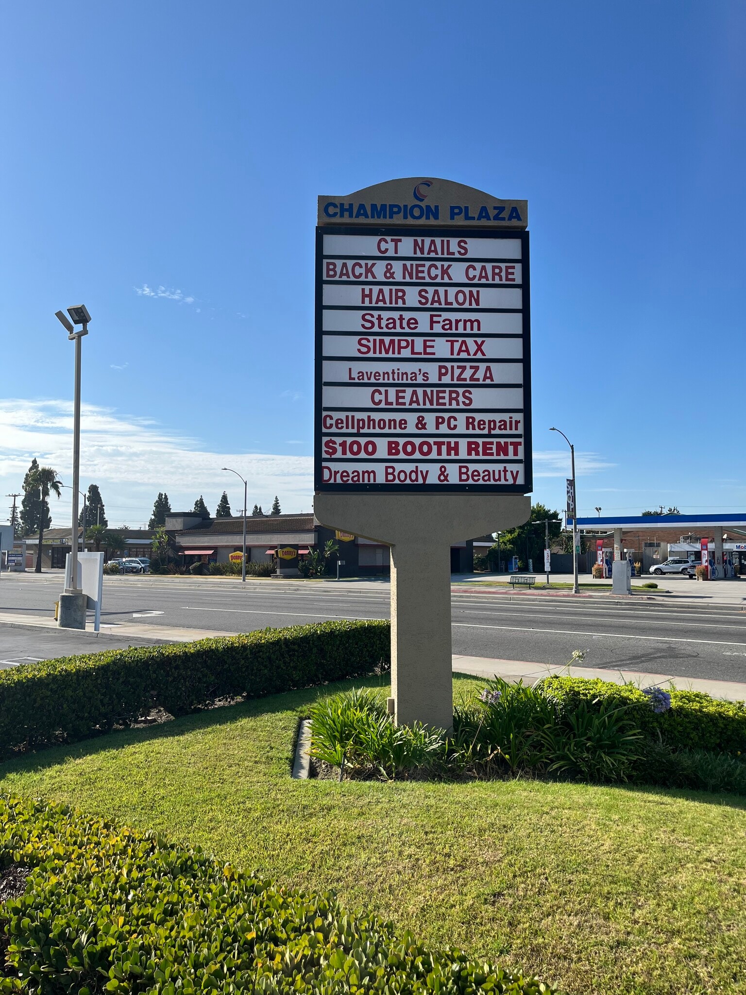 5802-5818 Bellflower Blvd, Lakewood, CA à louer Photo de l’immeuble– Image 1 sur 2